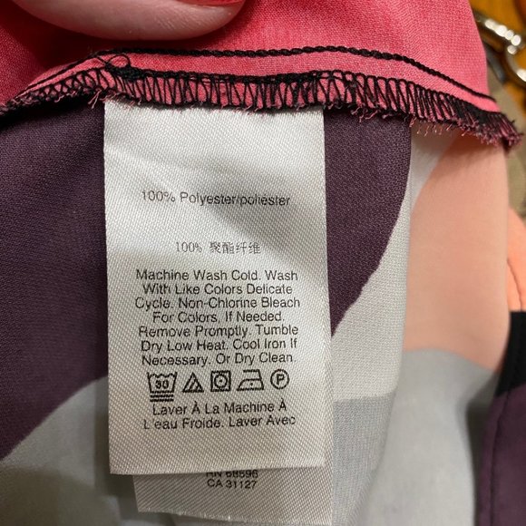 L DKNY Sleeveless Top w/Scoop Front Neckline - Picture 6 of 7